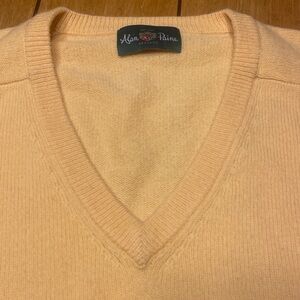 Alan Paine Men's V-Neck Lambswool Sweater Size UK42/EUR50/US Medium Color Yellow